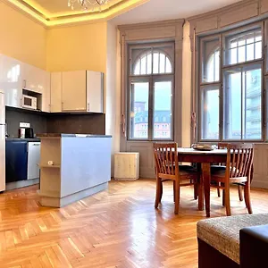 https://small-home-apartments-budapest.inbudapesthotels.com
